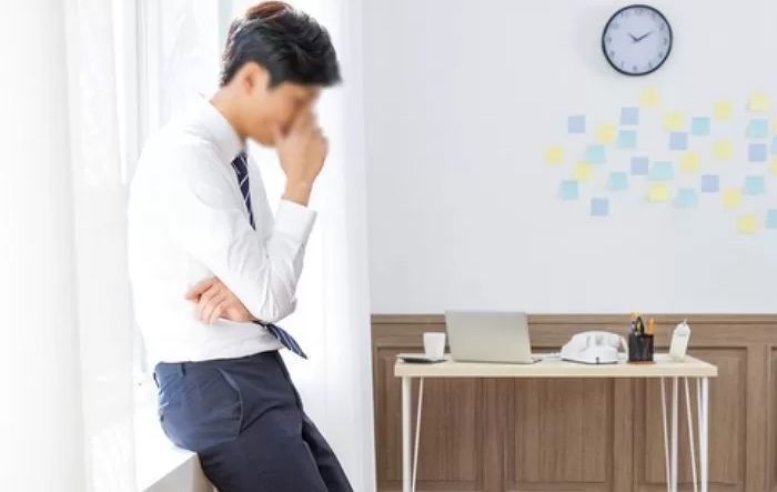 “잠 깨라”며 남자 속옷 안에 김치 넣는 영상 튼 여고 ‘남교사’ 최후