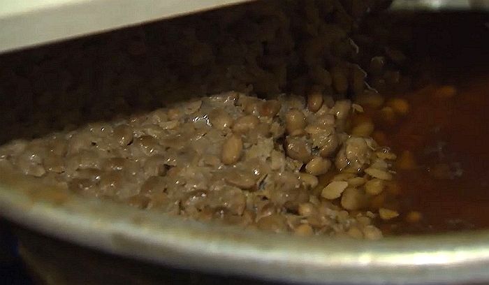 나라 지키는 군인들, 값싼 ‘중국산 재료’로 만든 음식 먹고 있었다 (영상)