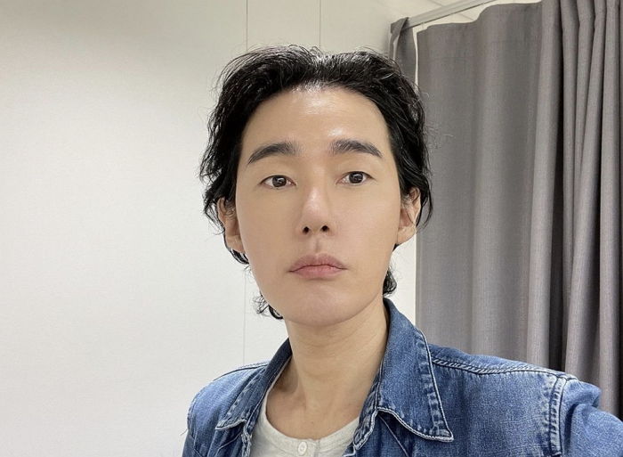허지웅이 인스타그램에 썼던 ‘전기요금’ 글...사람들 반응 폭발했다