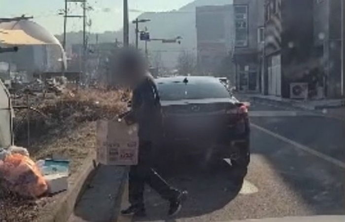 대학병원 의사도 속인 보험사기...전신마비 연기한 20대 남성, 병원 밖에선 뛰어다녀