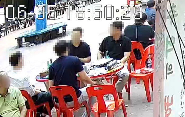 “냉삼 9만3천원어치 먹고 튀었다”...고깃집 사장이 남성 4명의 사진 올리며 남긴 부탁