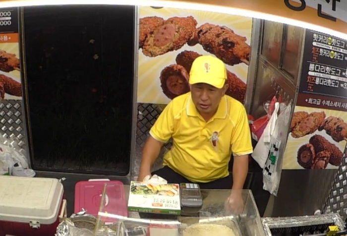 백종원이 극찬했던 강남역 ‘핫도그 할아버지’가 세상 떠난 뒤 푸드트럭에 생긴 변화