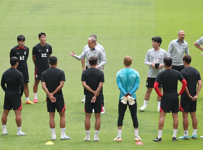 오늘(16일) ‘페루전’에 손흥민·김민재 없다...역대급 ‘과제’ 부여받은 클린스만호