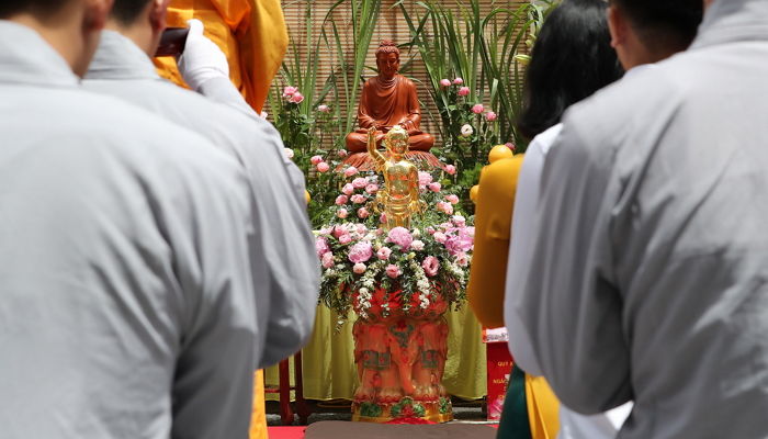 광주서 술에 취해 처음 보는 시민·경찰관 폭행한 ‘전과 50범’ 스님