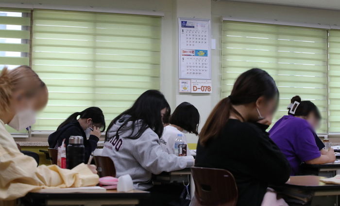 ‘킬러문항’ 논란에 EBS 1타 강사 윤혜정이 수험생에게 건넨 조언