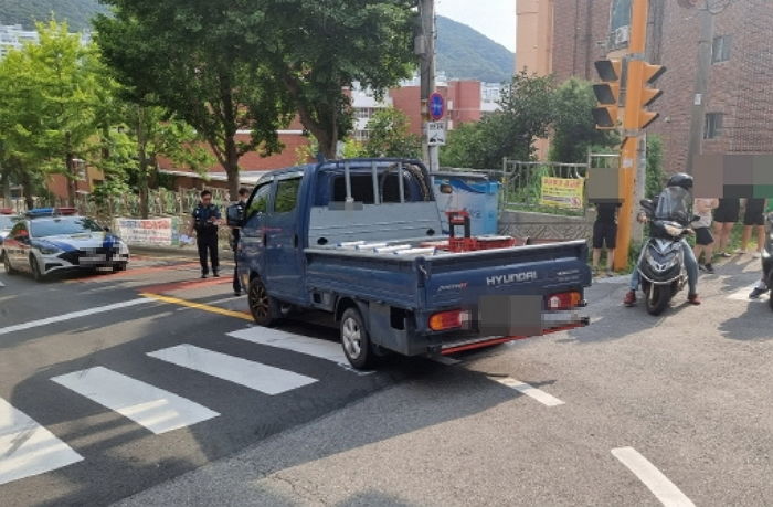 스쿨존에서 또...퇴근 중이던 20대 여교사 스쿨존서 트럭에 치여 ‘의식불명’
