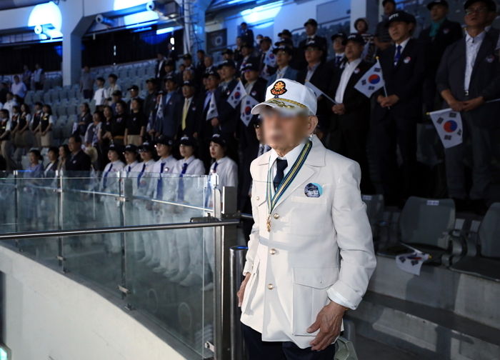 “북한서 못 돌아온 동지들 생각하면 눈물 나”...93세 참전용사가 한동훈에 건넨 슬픈 쪽지