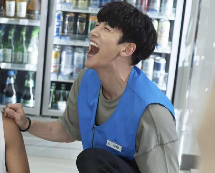 “제 저녁은 오늘도 ‘편의점 폐기’지만 정말 행복해요”...반응 터진 편돌이의 글 (ft. 알바)