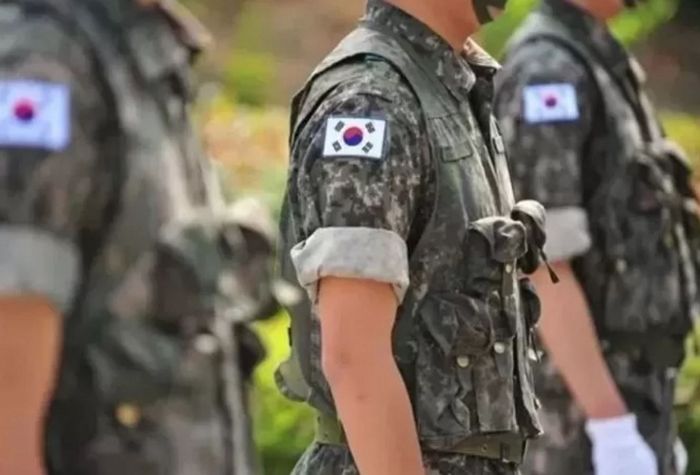 군부대 간호사 신분증 도용해 여자인 척 ‘음란채팅’한 병사