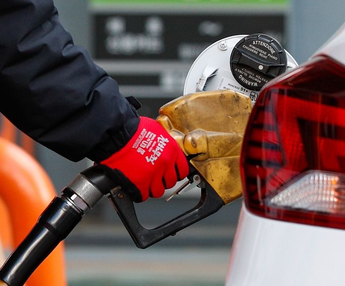 배달비·포장비 따로 받더니 이제 주유비까지...“신속주유 서비스 2천원입니다”