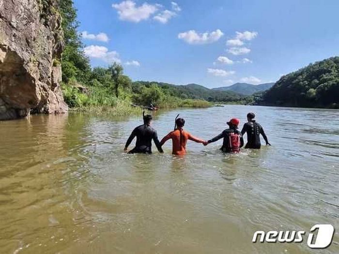 “반려견이 구조하는지 확인하려”... 강원 홍천강서 물놀이 하던 여성 숨진 채 발견