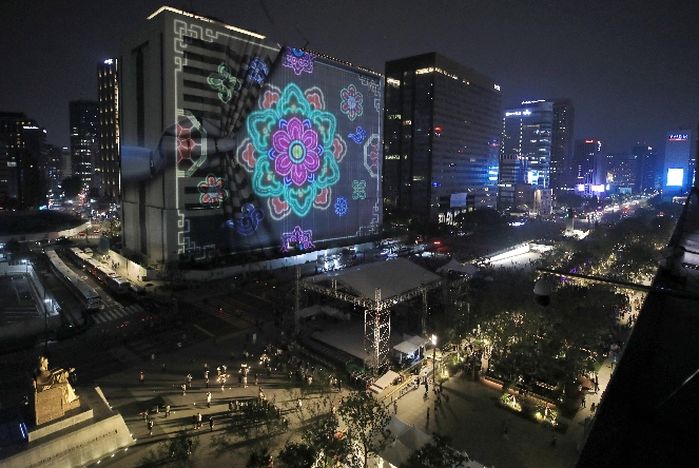 1년 9개월 만에 리모델링 마치고 재개장한 ‘광화문 광장’의 비주얼