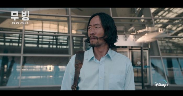 류승범, ‘20년’ 만에 드라마 복귀...초능력자들 쫓는 정체불명 ‘택배기사’로 등장