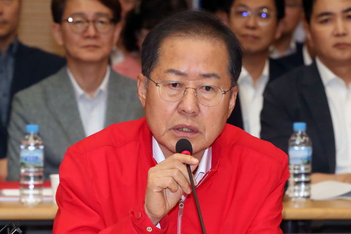 MZ 공무원이 ‘주 4일제’ 요청하자, 홍준표 “퇴사하세요”