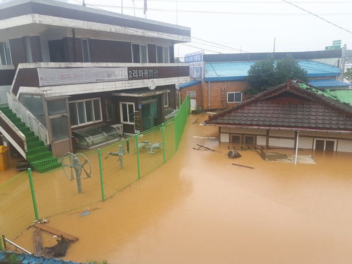 “폭우로 마을이 잠겨 버렸어요”...청주 시민이 올린 충격 실시간 상황 (사진 7장)