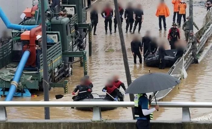 폭우로 잠긴 ‘오송 지하차도’ 참사 희생자가 생전에 올린 페북글...“눈물이 납니다”