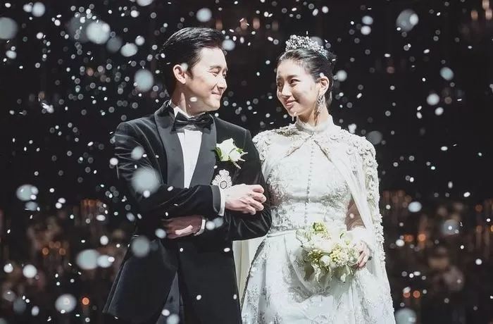 “회사 선배가 ‘와이프 데려와 축의금 10만원 내냐’고 쪽을 줬어요”