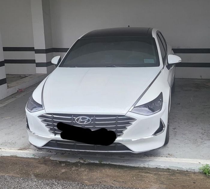 “차주 성격 파탄자야”...혼자 주차칸 다 차지한 ‘소나타 빌런’이 남견 경고 메시지