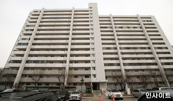 “임대아파트 주차장에 ‘페라리·벤틀리’가 줄지어 주차돼 있었습니다”