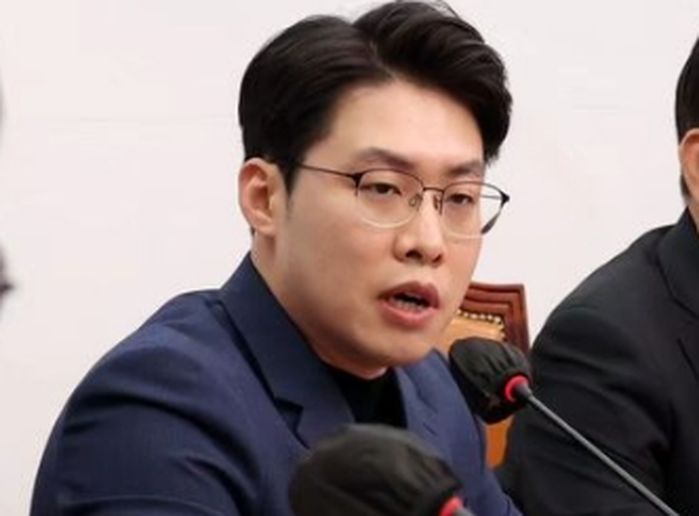 “김건희 에코백 속 샤넬백” 주장하던 민주당, 가짜뉴스 실토