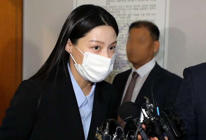 “유복한 환경 속 혜택받으며 산 것 처음 알게 됐다”...법정서 울먹인 조민