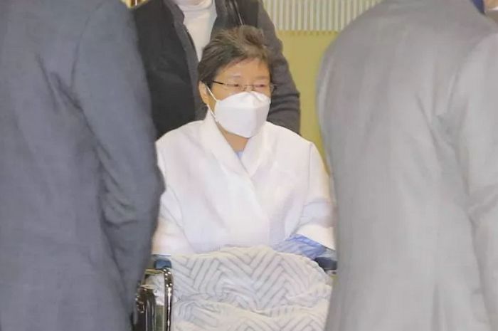 박근혜 전 대통령, 오늘(24일) 퇴원 직후 현충원서 부친 묘역 참배