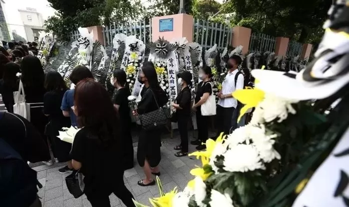 학교 선생님이 자다가 깨우면 ‘성희롱’으로 신고도 한다는 요즘 학생들