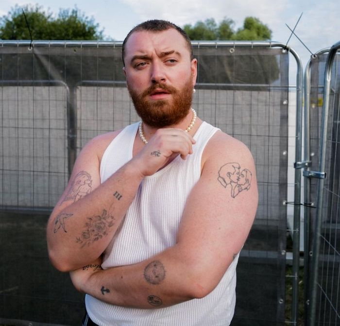 ‘청순+섹시’ 아이돌만 입는다는 테니스 스커트 입고 나온 샘스미스 근황