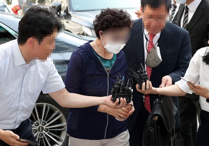 “약 먹고 죽어버리겠다”...윤 대통령 장모, 법정 구속에 드러누워 고함치다 청원경찰에 들려가