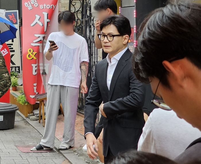 한동훈 장관, ‘신림동 칼부림’ 현장 찾아 애도...“사이코패스 관리 감독 고민”