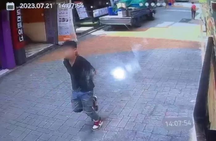 “신림역 15cm 칼 든 남자 있다” 두달 전 글...경찰 “다른 사람”이다