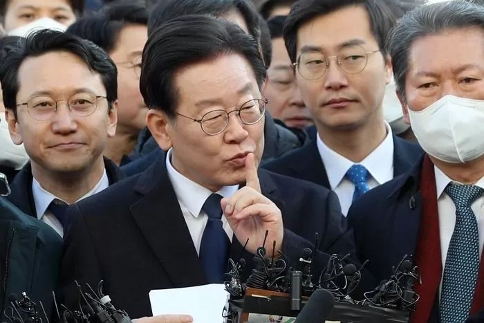 장남이 불법도박 혐의로 검찰에 송치되자 이재명 대표가 보인 반응