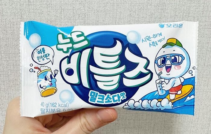 청량한 밀크 소다맛으로 8월까지만 판매한다는 여름 한정판 ‘누드 비틀즈’