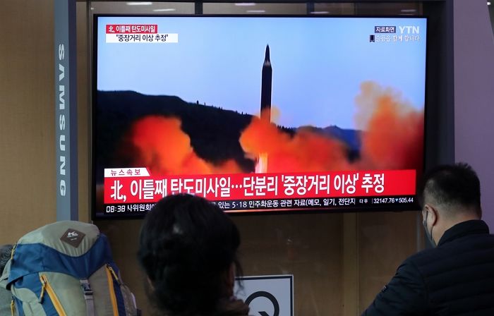 북한, 오늘(3일) ICBM 발사...2단 분리 후 정상 비행 실패