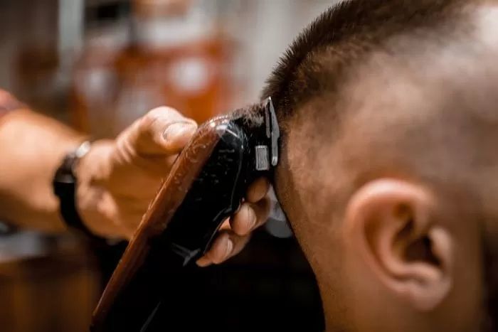 군인들 24시간 휴대폰 쓰라고 하자 “나라 누가 지키냐”며 벌떼처럼 일어난 40대 아재들