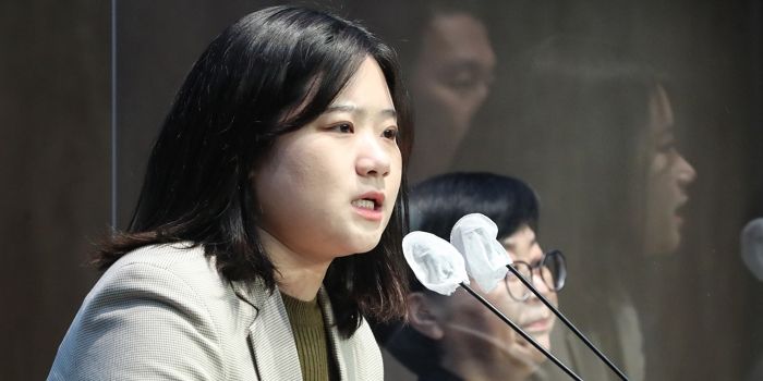 박지현 긴급회견서 개딸 저격 “팬덤 아닌 대중 정당 만들 것”