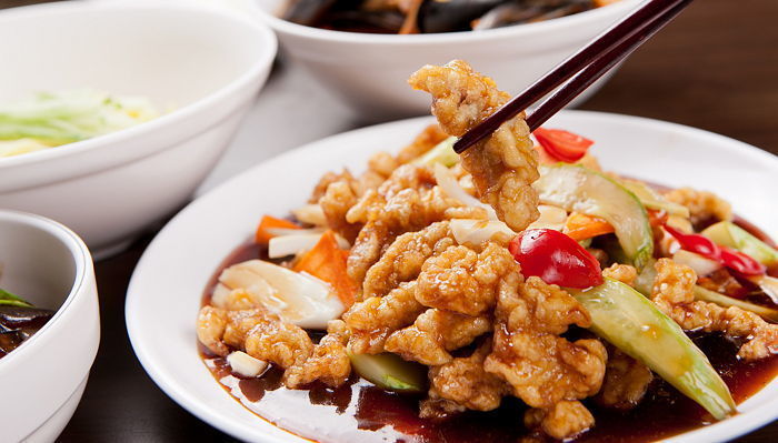 탕수육 ‘정량’ 3개인데, 1개 더 안줬다고 학생 부모에게 ‘고소 협박’ 당한 여교사