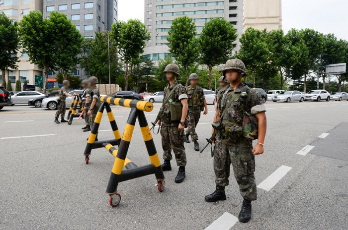 “8월 23일 오후 2시, 전 국민 이동 통제...사이렌 울리면 바로 대피하세요”