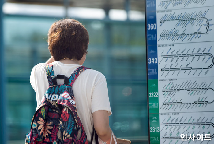 체감온도 35도인 날, 맥도날드 들어오더니 “춥다, 에어컨 꺼달라”고 한 여자 손님