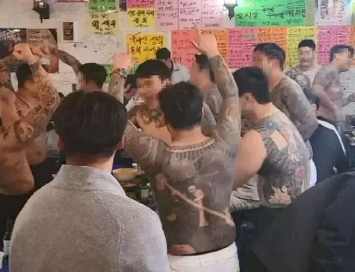 중·고등학교 찾아가 일진들 면접 보고 ‘스카웃’하는 요즘 SNS 스타 조폭들