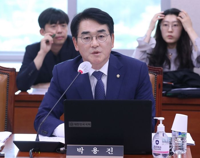 “오피스텔서 ‘성매매’하다 적발된 판사, ‘대형 로펌’ 취직했다”