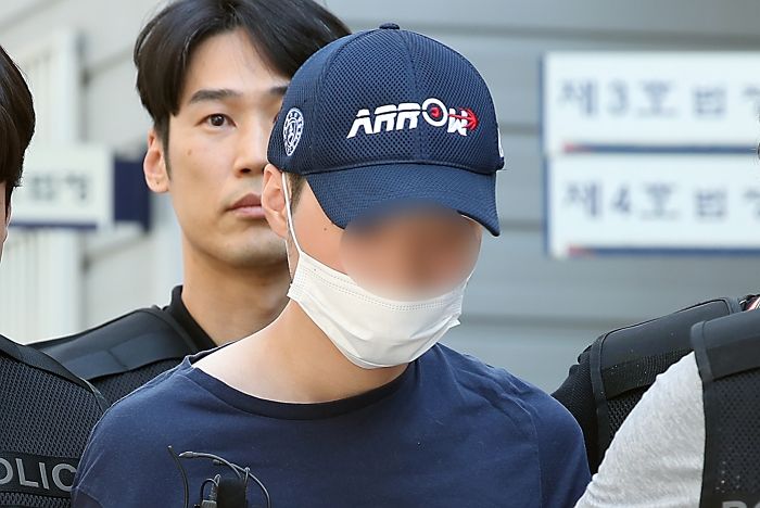 분당 ‘서현역 흉기난동’ 피의자 구속...“도주 우려”