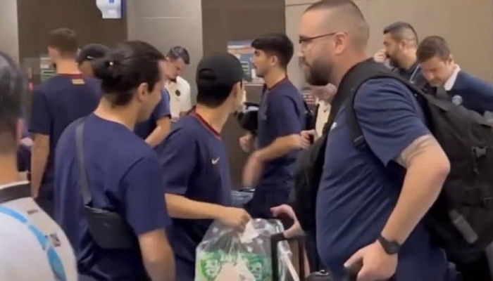 이강인이 PSG 동료들한테 맛보여 주고 싶어 한국에서 챙겨간 ‘마약 과자’의 정체