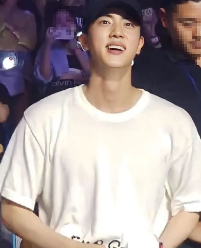군 복무하며 인생 최고 몸무게 ‘66kg’ 찍고 피지컬 좋아진 방탄 진 근황