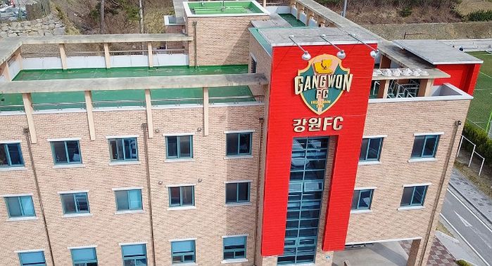 만취 여성 ‘성폭행 혐의’ 전 강원FC 선수 2명, 7년형 법정 구속