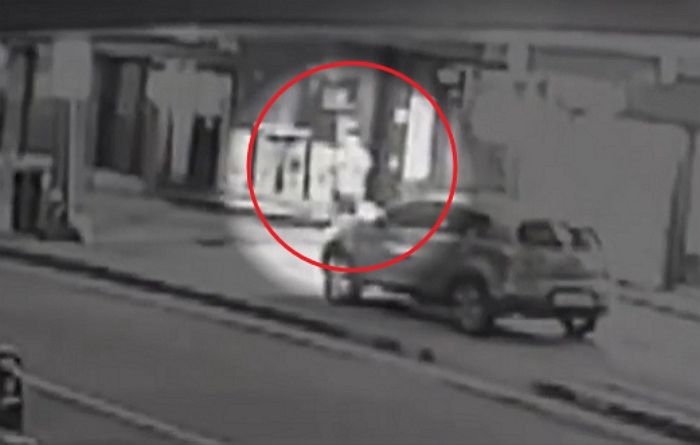 ‘롤스로이스 운전자’ 사고 5분 전 비틀거리며 걷는 모습 포착...사고 당일 마약 2종 투약 (+영상)