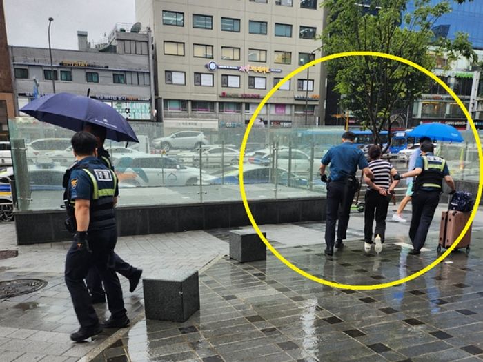 이번엔 고속도로서 ‘칼부림’...외국인 여성이 버스기사에게 흉기 휘둘러