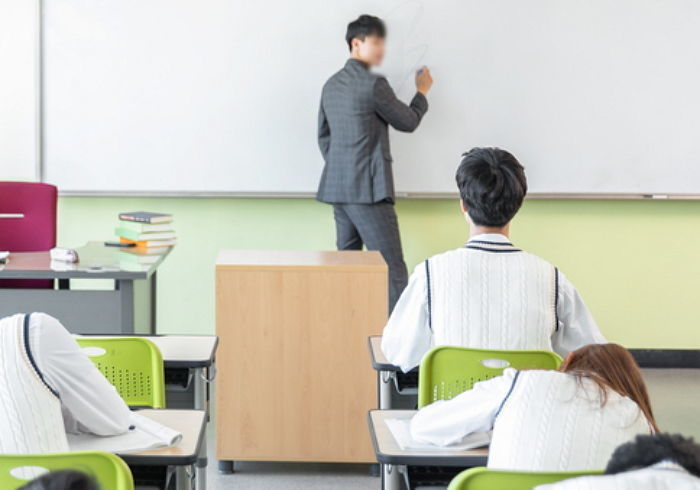 성남 중학교서 ‘흉기 소동’ 벌인 학생...맘카페 학부모 “중2병이니 다독여주자”