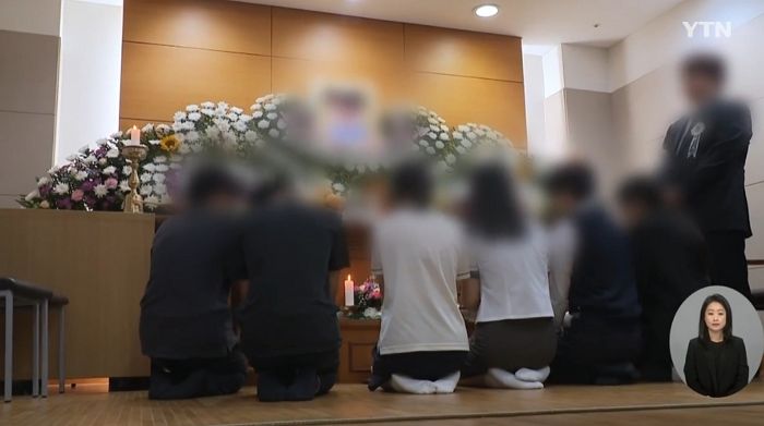 “늘 제자들이 먼저였던 선생님”...신림동 성폭행·살인 피해자 ‘발인’