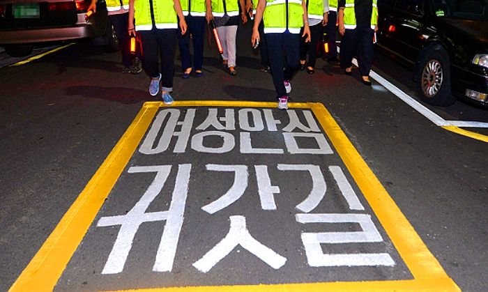 여성안심귀갓길 없앤 신림동, 남녀 다 보호하는 ‘안심골목길’로 바꾼다